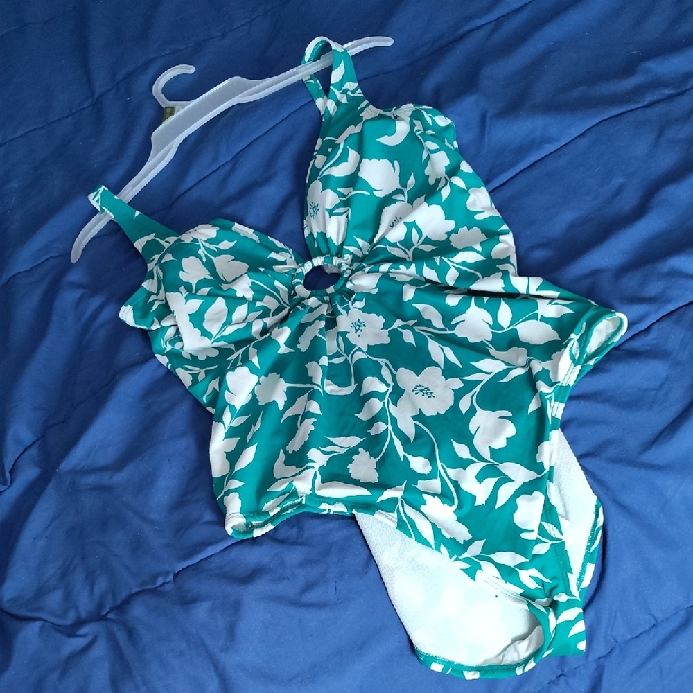 Time and Tru Green and White Swim